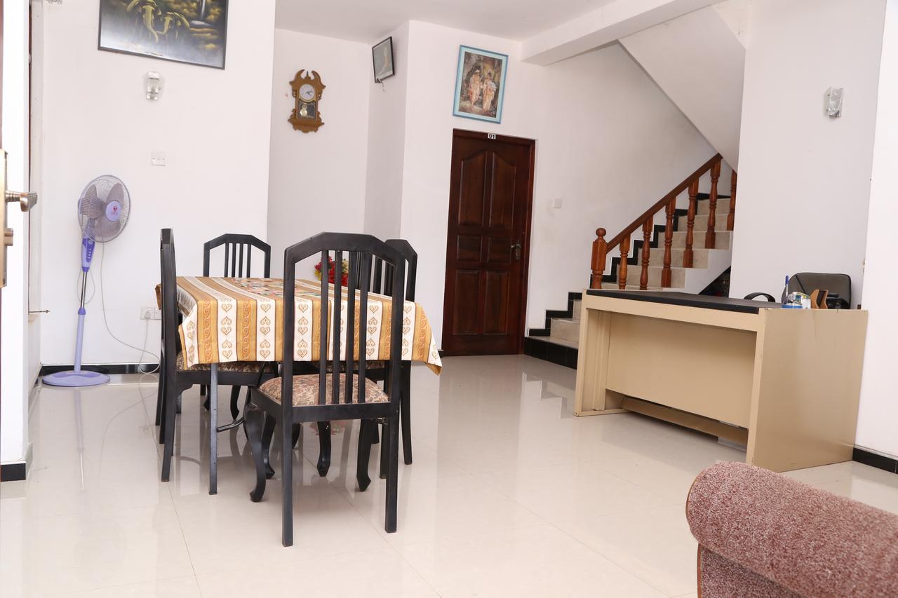 Hotel Whitehouse تيساماهاراما المظهر الخارجي الصورة